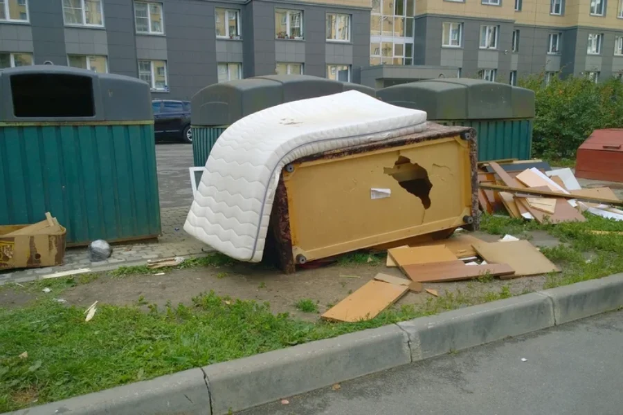 How Mattress Hauling Services Handle Bulky Items Safely in Campbell, CA